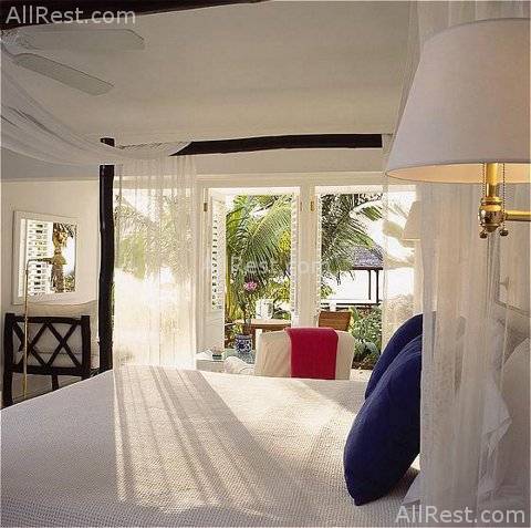 Round Hill Hotel & Villas 42